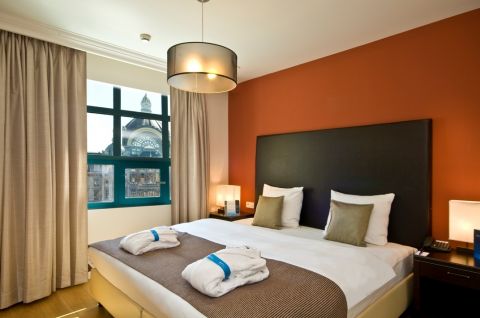 Deluxe Suite