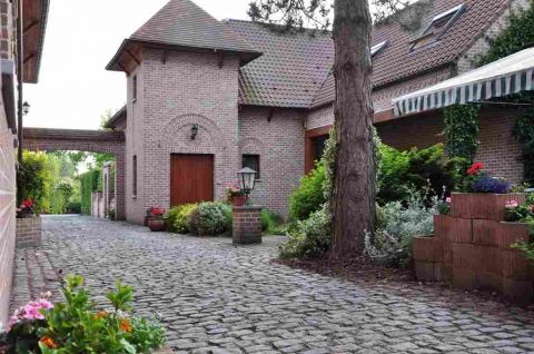 Bovendael Sports & Business Hotel