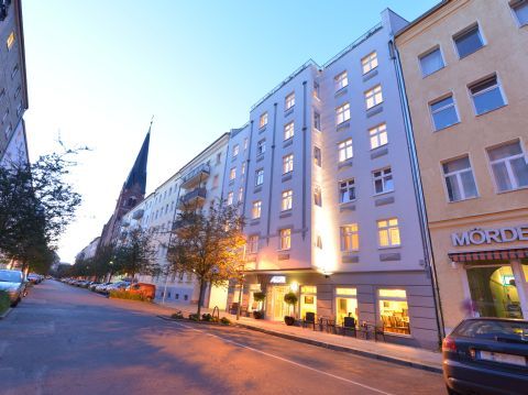 Hotel Adelante