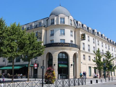 Hotel L\