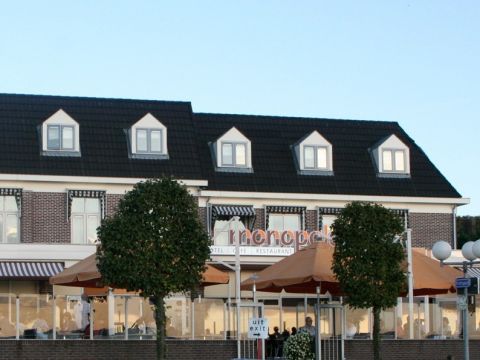 Hotel Café Restaurant Monopole